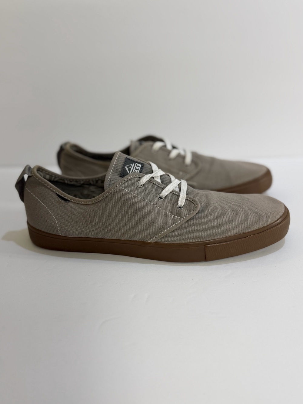 Reef Landis 2 Canvas Sneakers Men’s Size 11.5 Beige Casual Lace Up Shoes